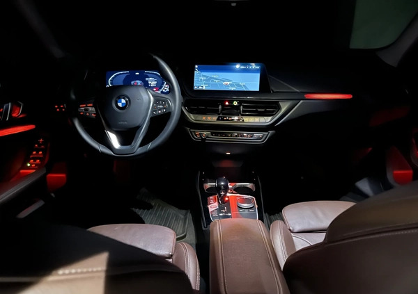 BMW Seria 1 cena 118900 przebieg: 16815, rok produkcji 2021 z Błażowa małe 562